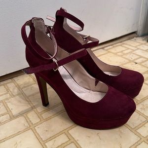 Eva Mendes for New York and Company Burgundy Heels size 7